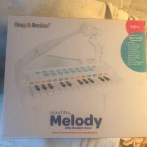 Toy piano
